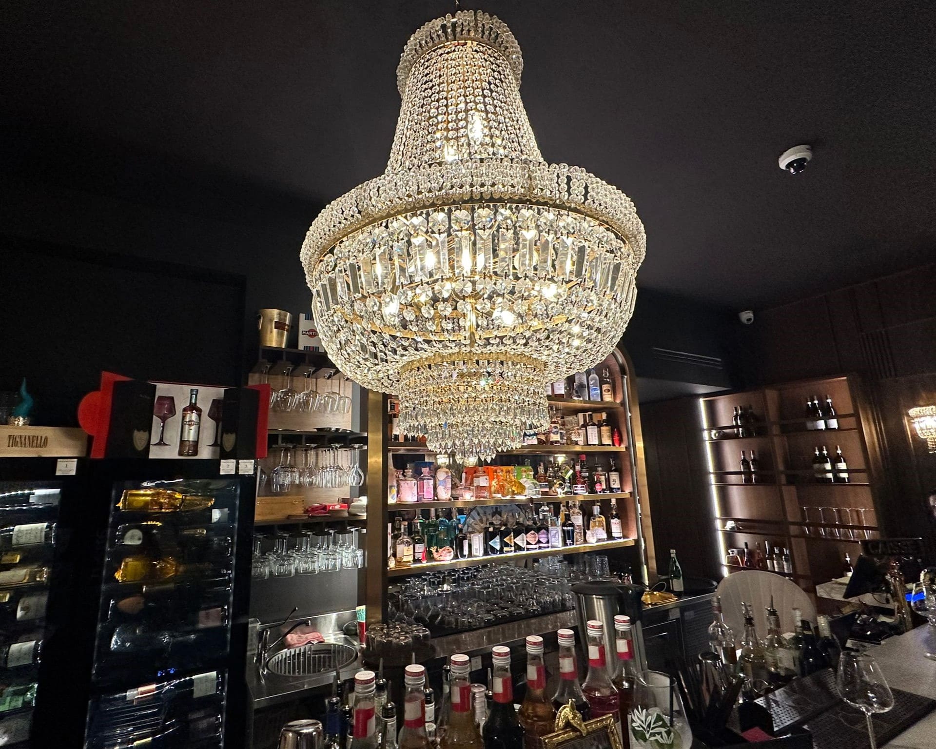 Club Restaurant & Mixology